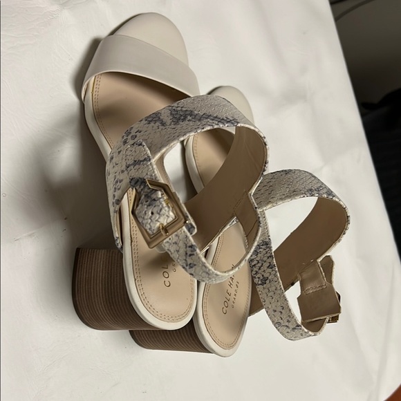 Cole Haan Cream and Gray Sandals with Chunky Heel and Adjustable Straps - Picture 5 of 5